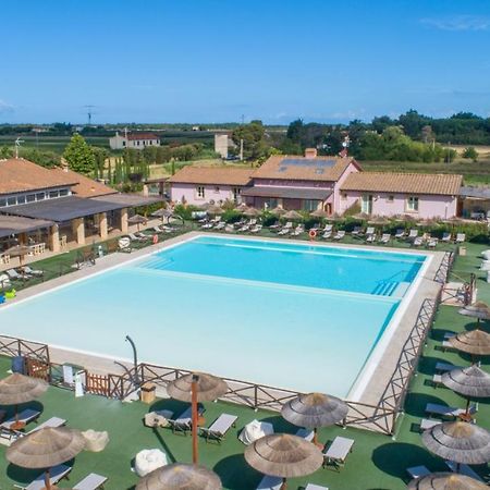 Fattoria Palazzeta - Pet & Family Friendly Aparthotel Cecina  Exteriör bild