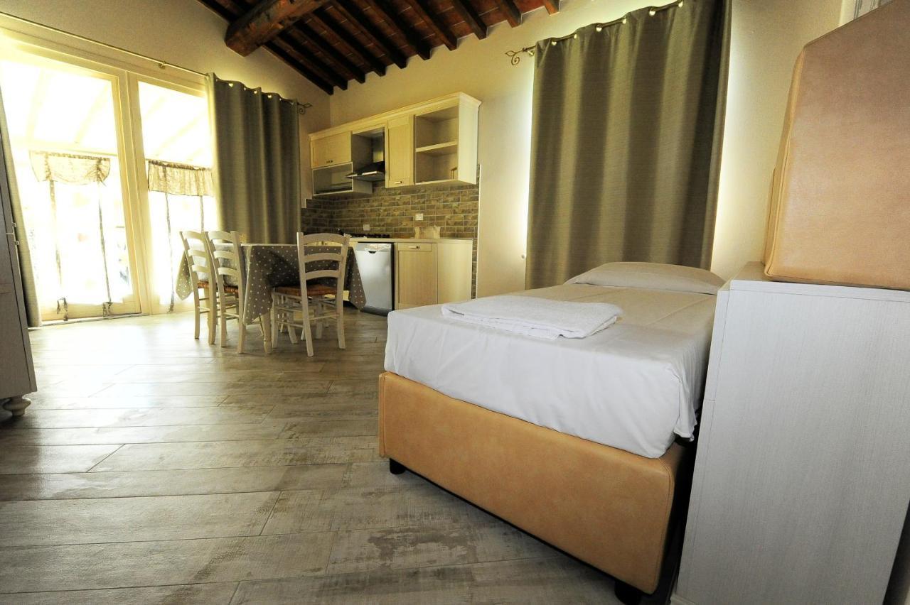 Fattoria Palazzeta - Pet & Family Friendly Aparthotel Cecina  Exteriör bild