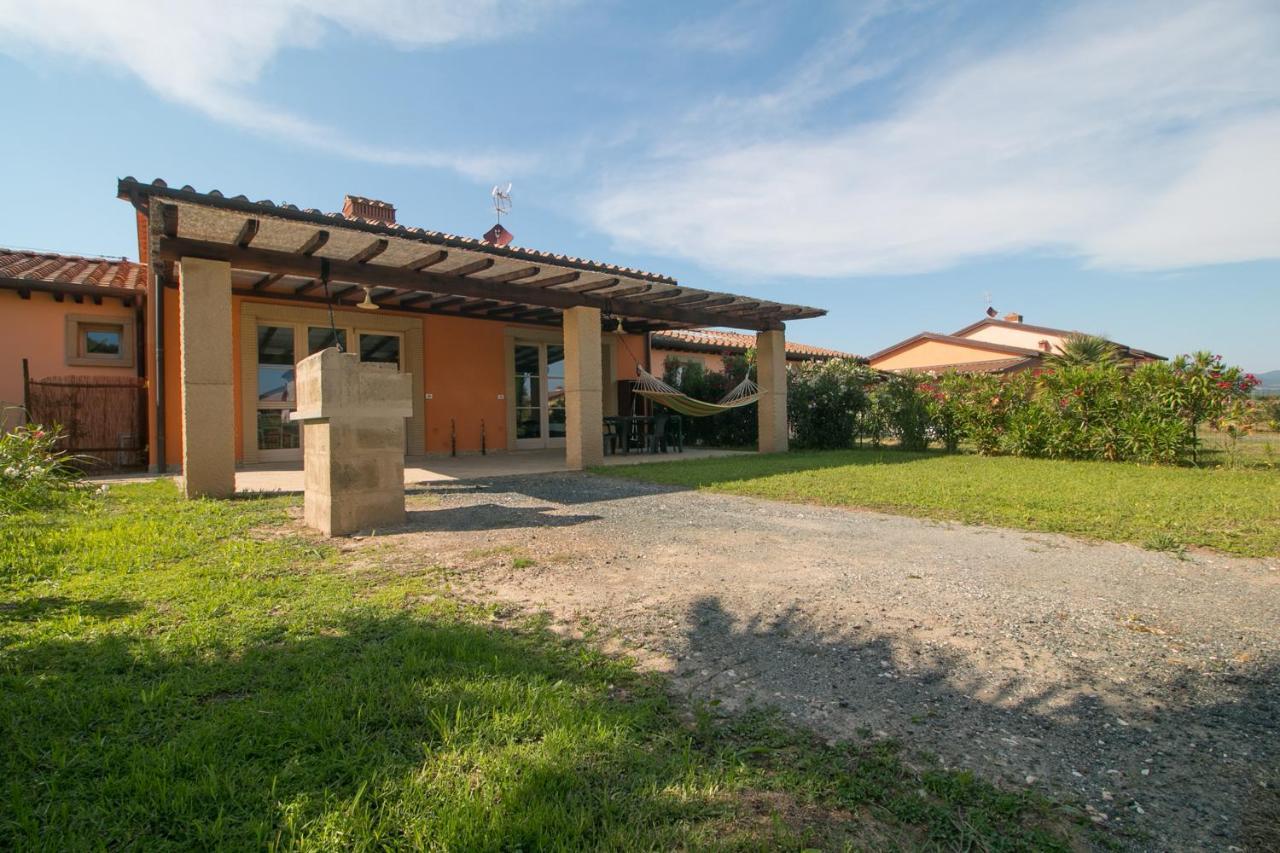 Fattoria Palazzeta - Pet & Family Friendly Aparthotel Cecina  Exteriör bild