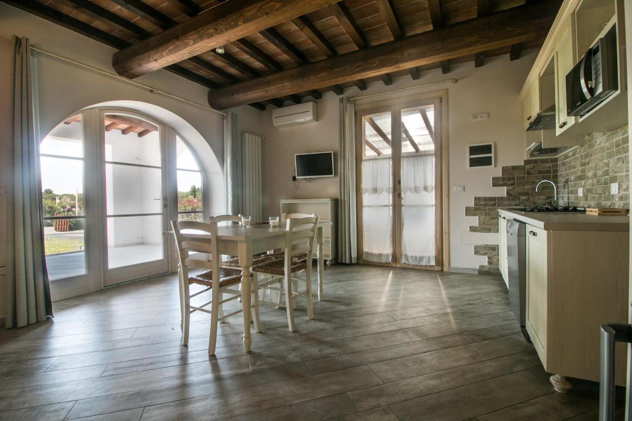 Fattoria Palazzeta - Pet & Family Friendly Aparthotel Cecina  Exteriör bild
