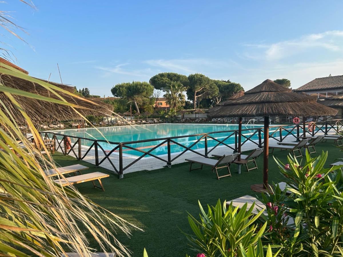 Fattoria Palazzeta - Pet & Family Friendly Aparthotel Cecina  Exteriör bild