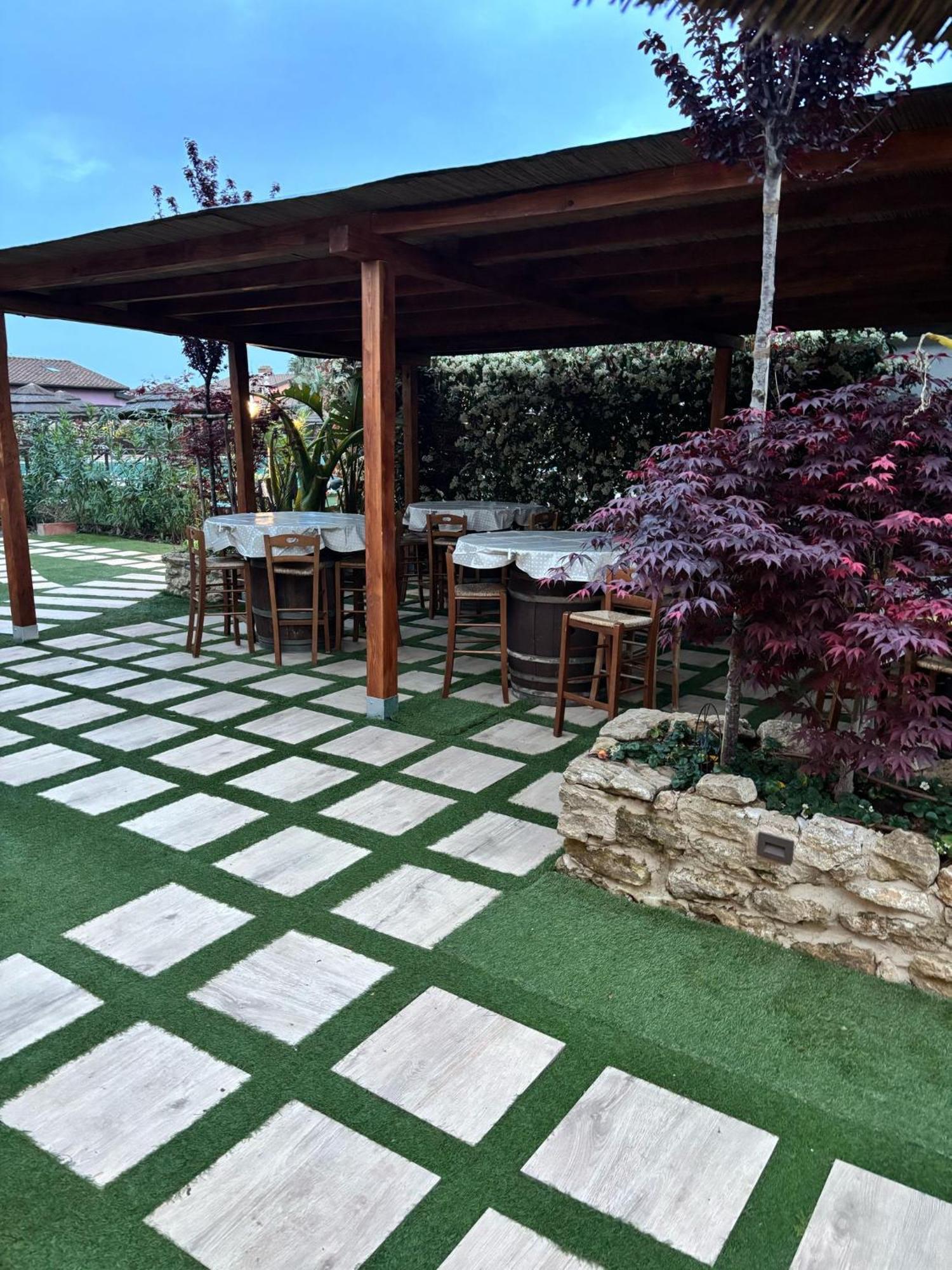 Fattoria Palazzeta - Pet & Family Friendly Aparthotel Cecina  Exteriör bild